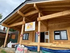Maison en bois lamellé-collé SGWH en Belgique – construction et peinture
